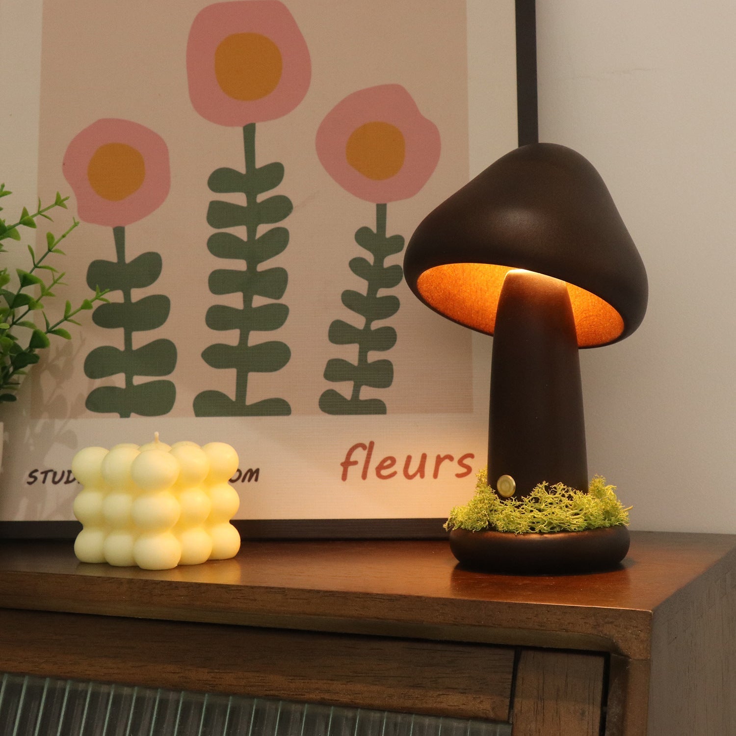 MushroomDim | Gedrehte Pilz-LED-Tischlampe aus Buchenholz