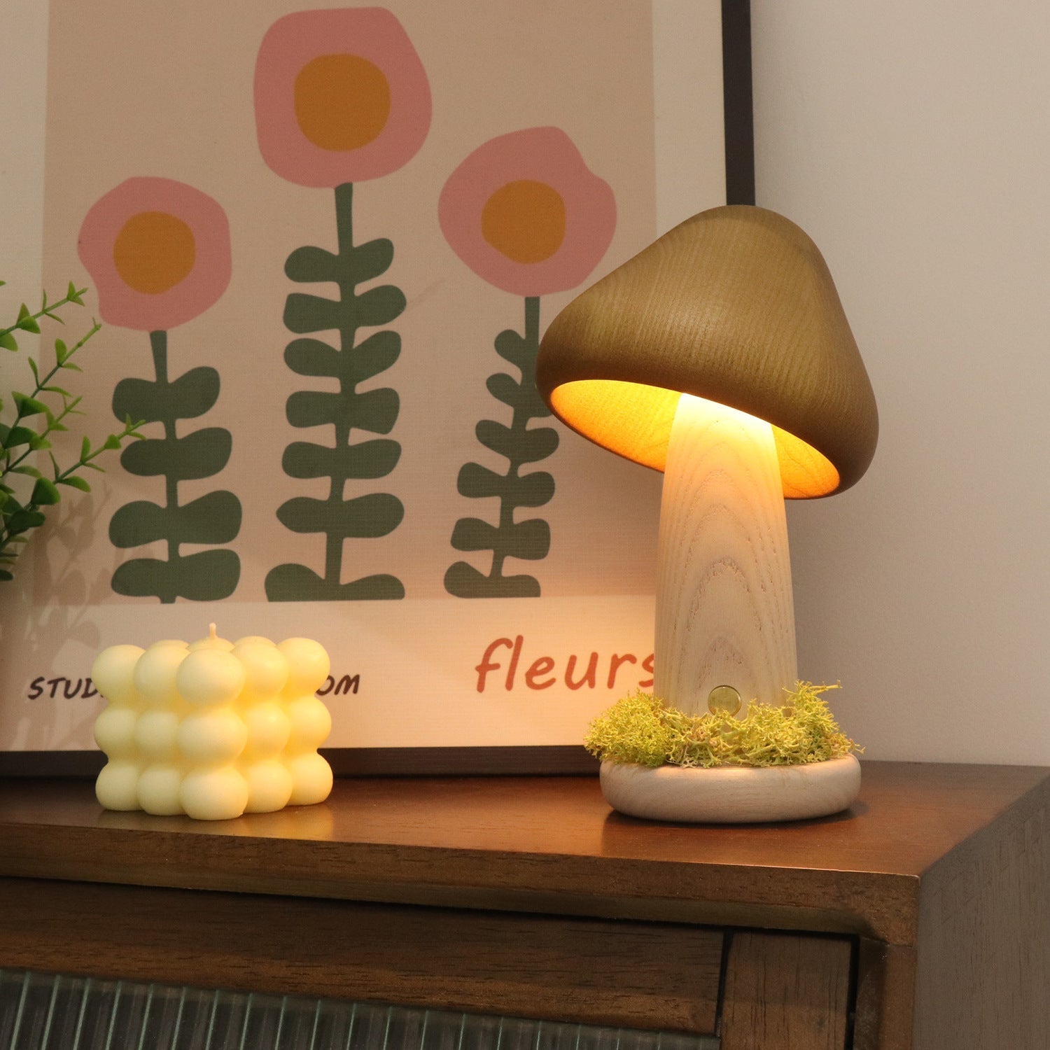 MushroomDim | Gedrehte Pilz-LED-Tischlampe aus Buchenholz