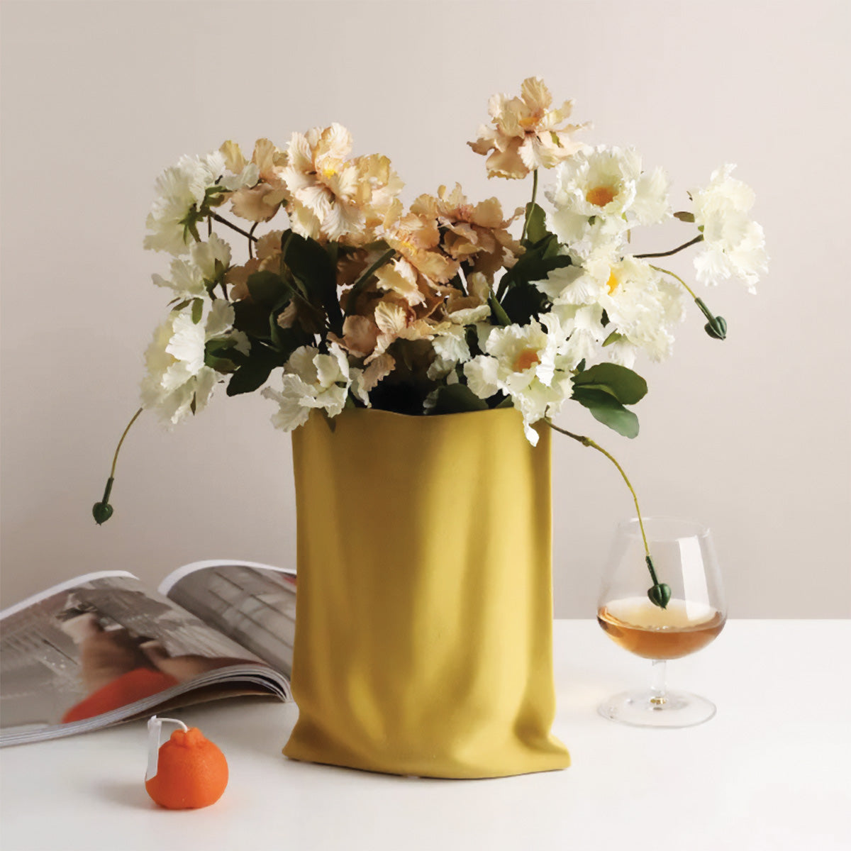 Fleurish | Plissierte Blumenvase aus Keramik