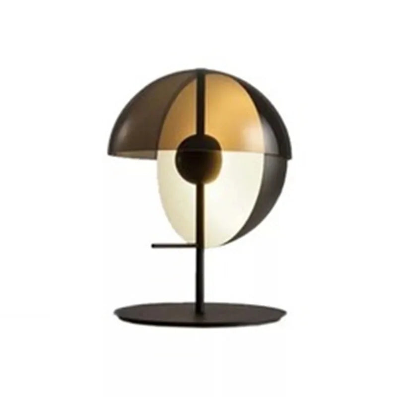 LuxeLicht | Postmoderne Tischlampe aus Glas und Metall