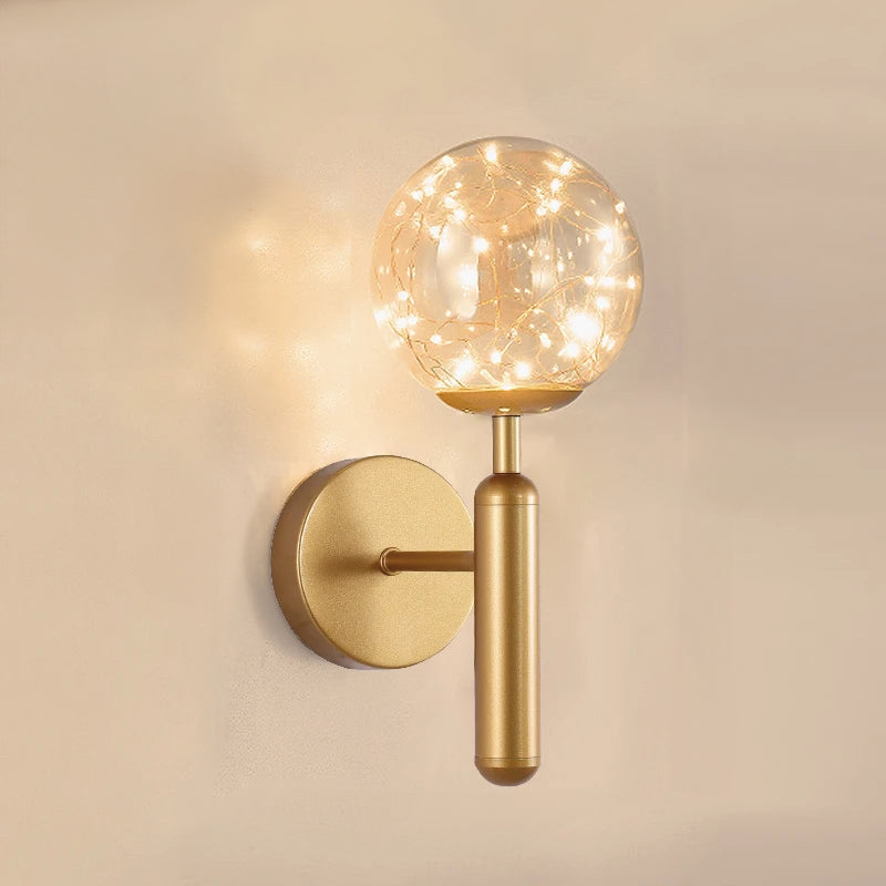 LumiGlobe | Elegante LED Wandleuchte aus farbigem Glas