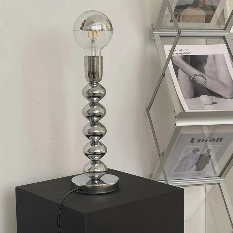 RetroLicht | Bauhaus Nachttischlampe mit eleganter LED-Beleuchtung