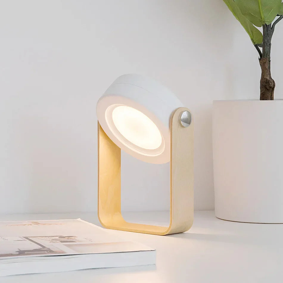 LichtReise | Kompakte LED Tischlampe mit Dimmfunktion und Faltbarkeit