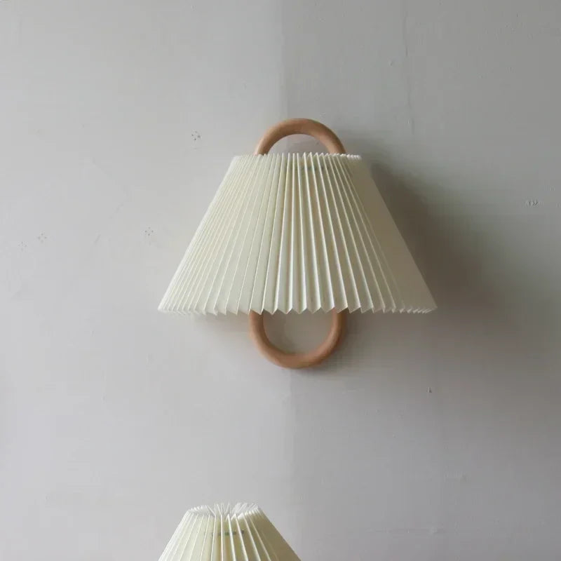 WoodyLight | Minimalistische Wandleuchte aus Holz