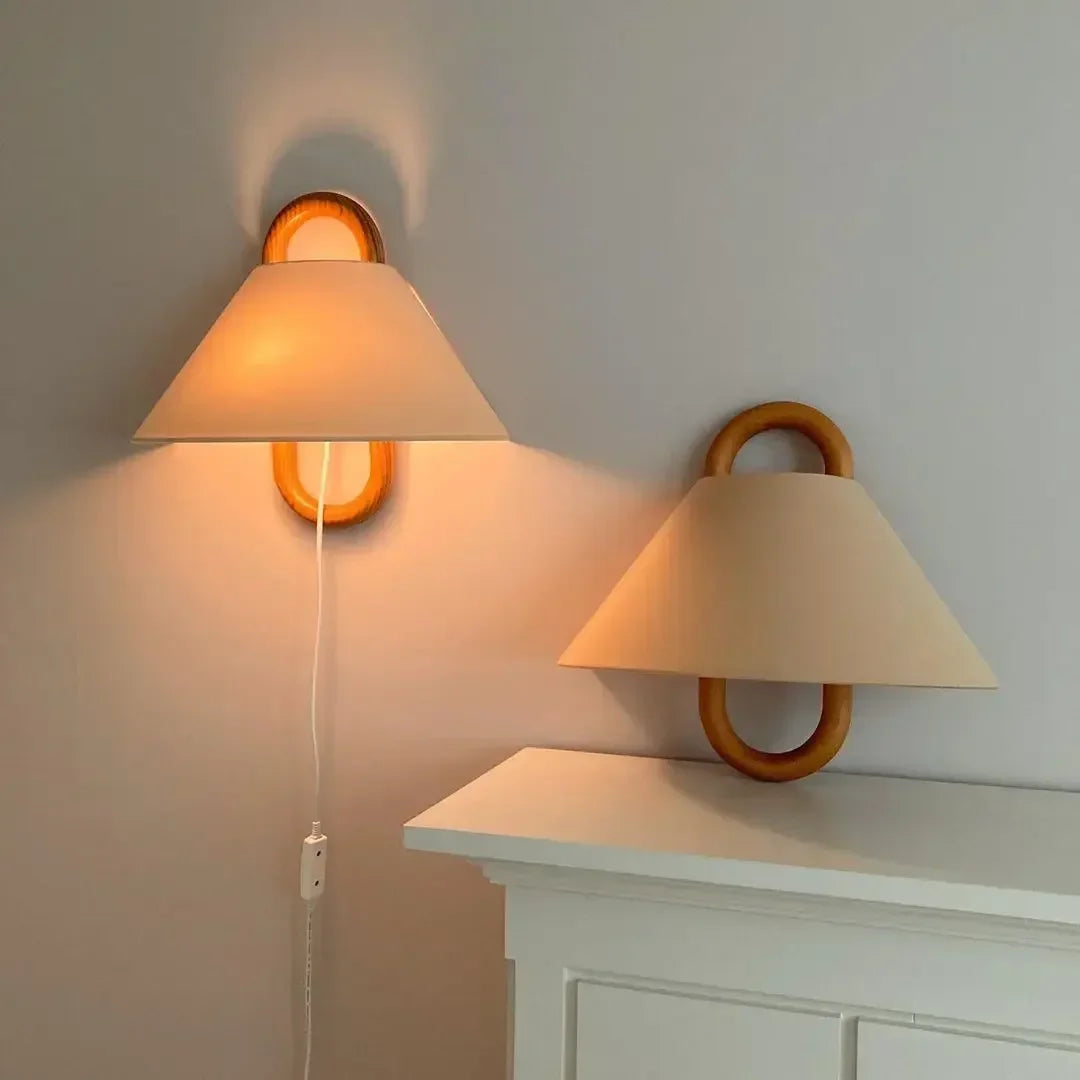 WoodyLight | Minimalistische Wandleuchte aus Holz