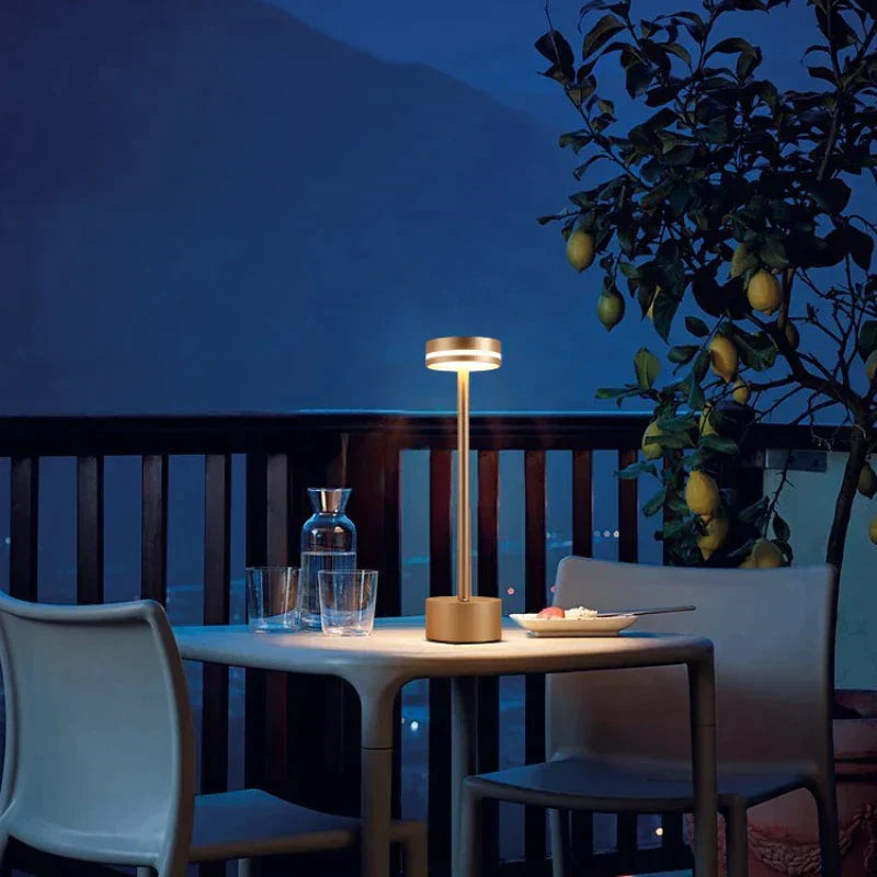 Theia | Elegante Tischleuchte mit einzigartigem Design