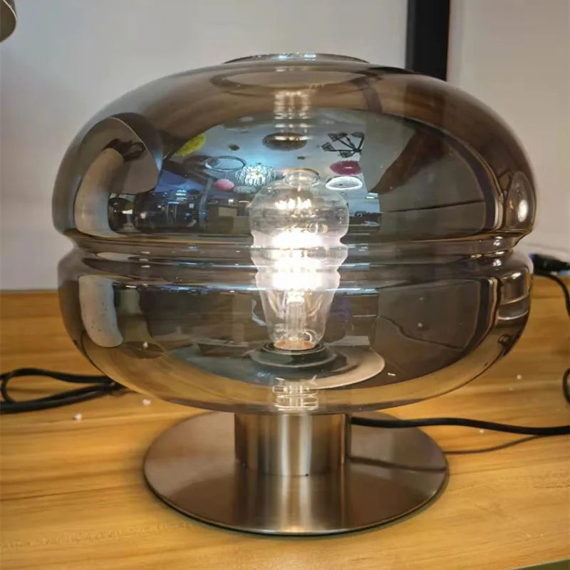 LuxeLamp | Moderne Design-Tischlampe für stilvolle Räume