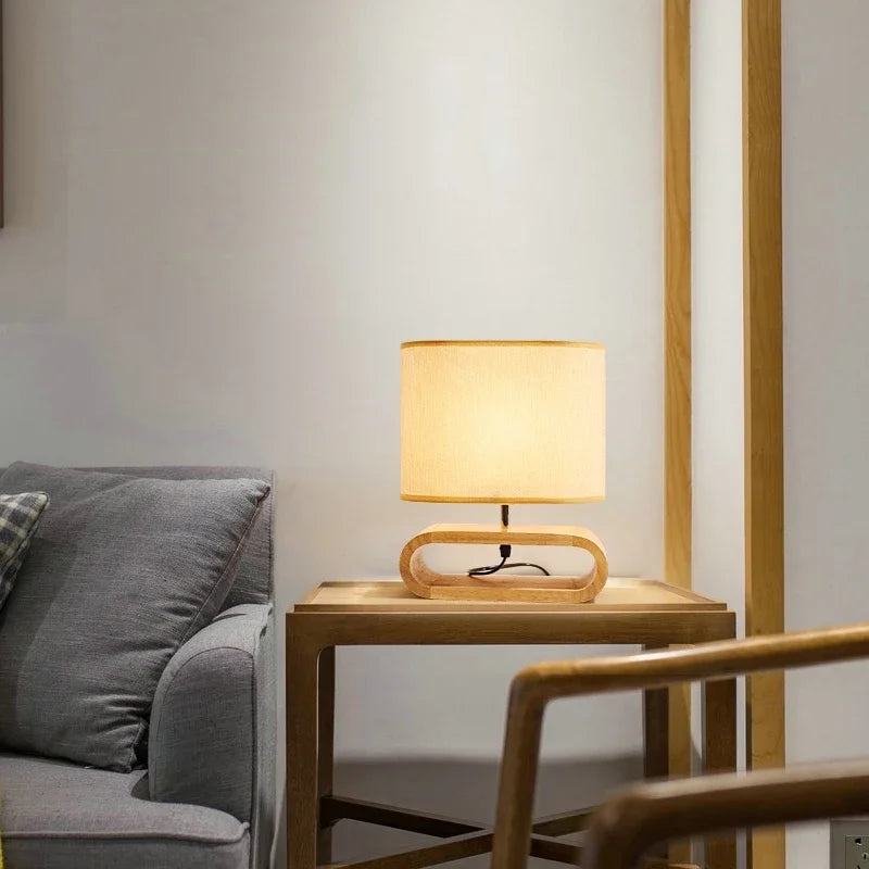 ZenLicht | Stilvolle LED Bürolampe aus Holz und Textil