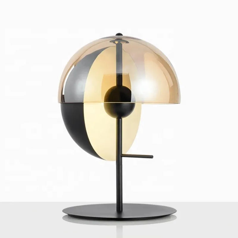 LuxeLicht | Postmoderne Tischlampe aus Glas und Metall
