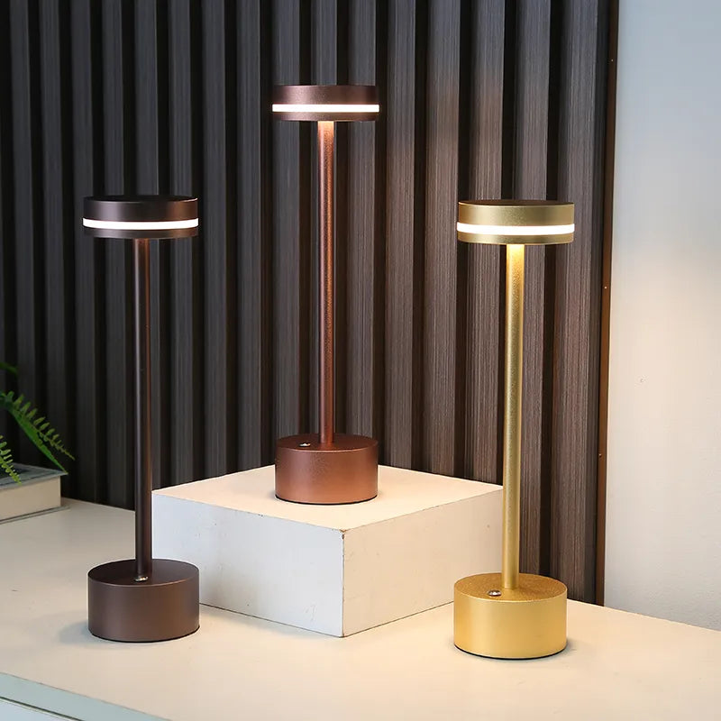 Theia | Elegante Tischleuchte mit einzigartigem Design
