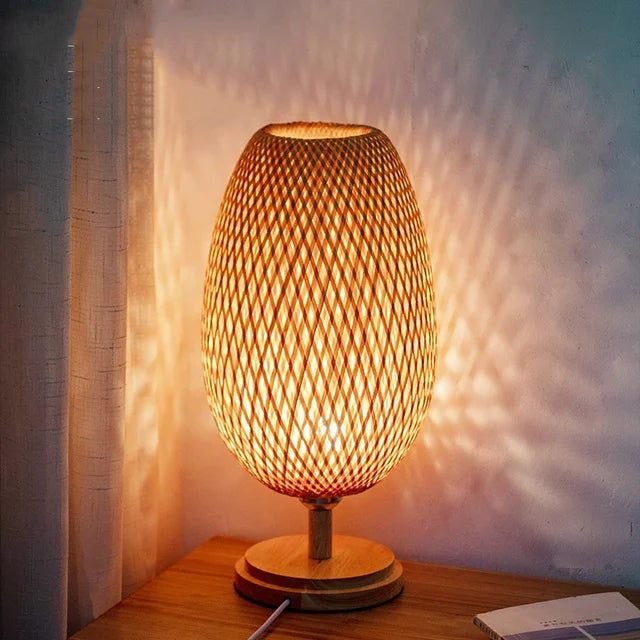 BambooEleganz | Vintage Bambus Tischlampe für stilvolle Wohnräume