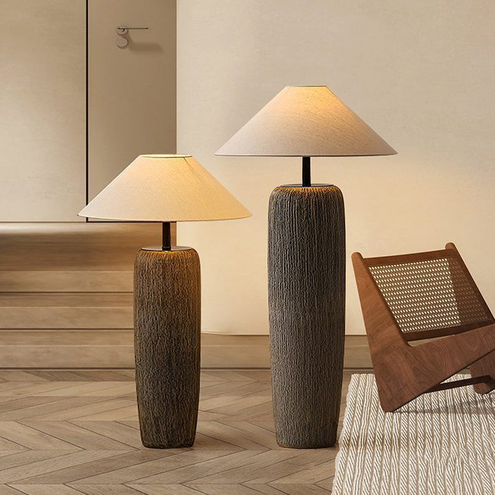 WoodLume | Elegante Stehlampe für rustikales Ambiente