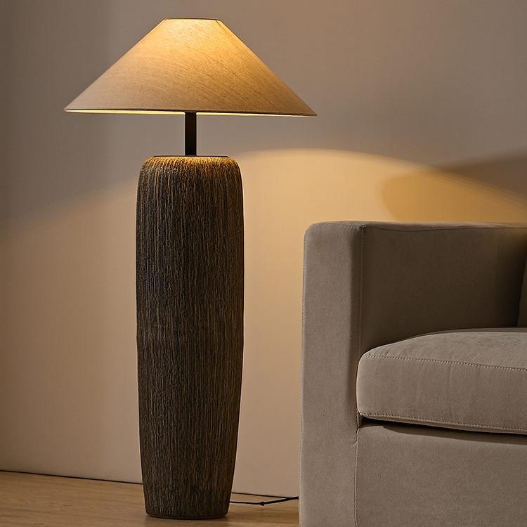 WoodLume | Elegante Stehlampe für rustikales Ambiente