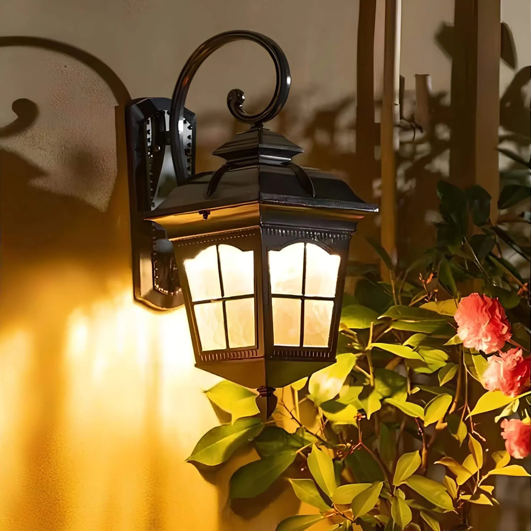 LichtVirtuose | Stilvolle Außenwandleuchte für Garten und Terrasse