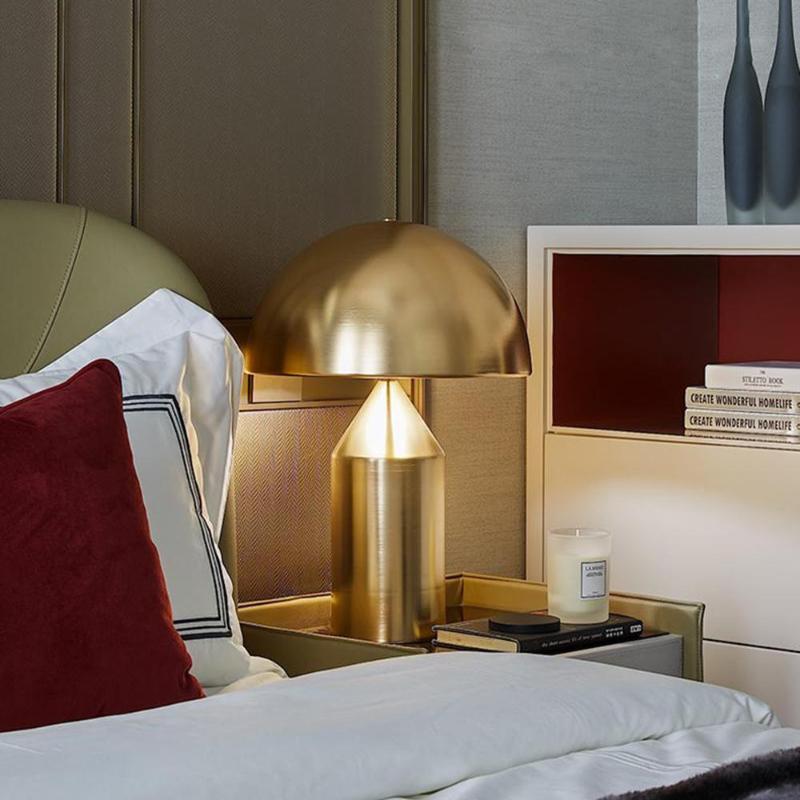 MetaLamp | Elegante Metall-Tischlampe mit modernem Design