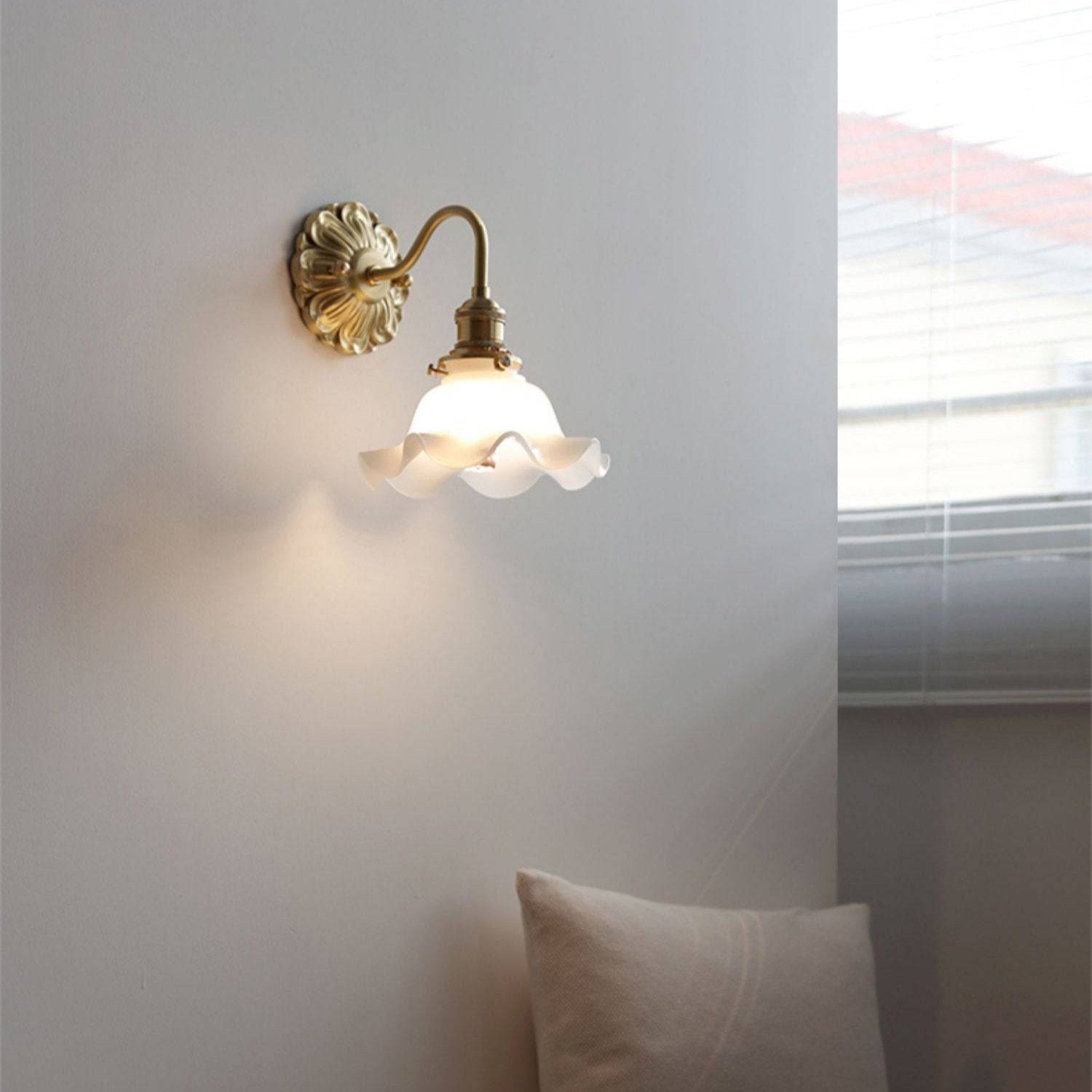 LumenWelle | Wandleuchte mit Schwanenhals aus Glas