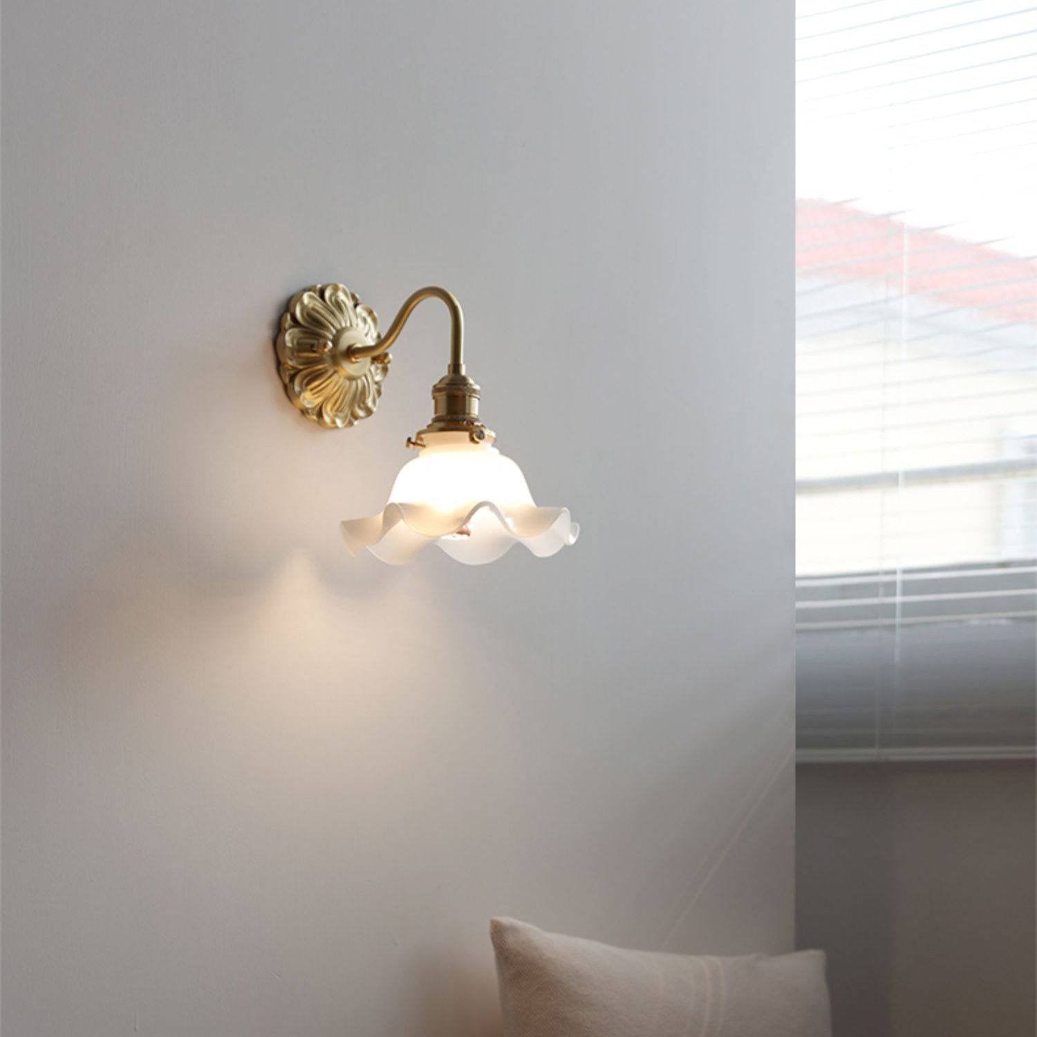 LumenWelle | Wandleuchte mit Schwanenhals aus Glas