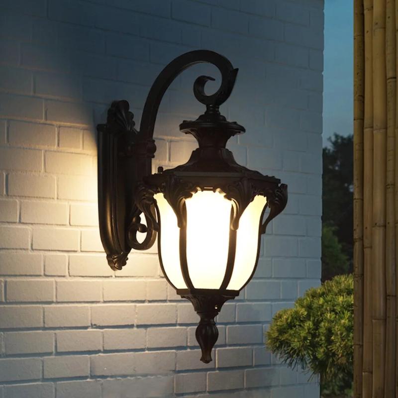 RetroLounge | Vintage-Außenlampe für stilvolle Terrassen