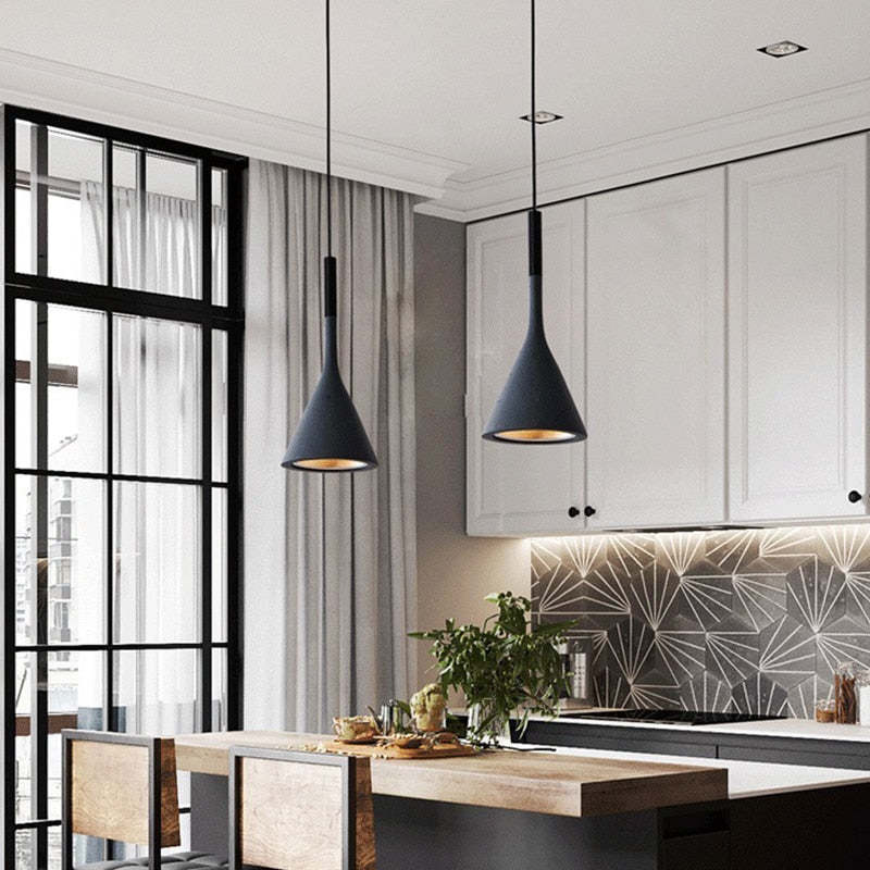 Eleganza | Dreieckige Pendelleuchte in modernem Design