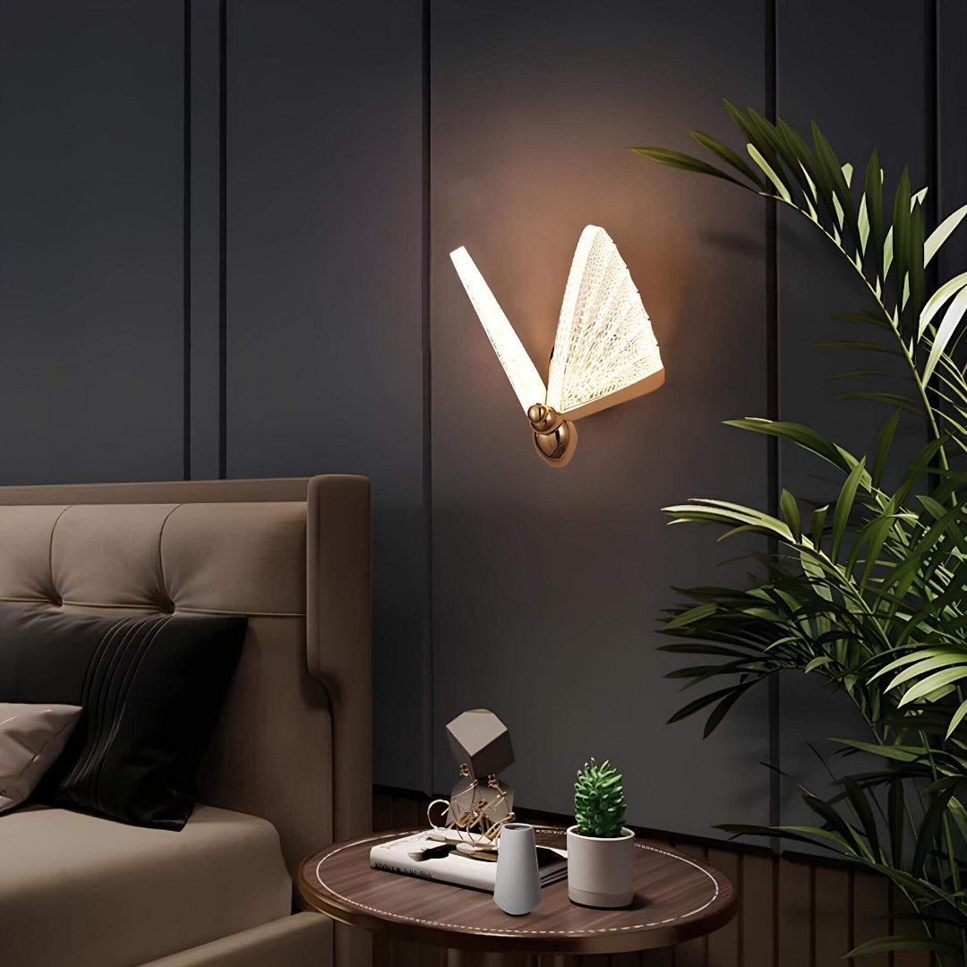 elegante-schmetterlings-wandleuchte-holzoptik-led-energieeffizient-natur-wohnzimmer-deko-xLumina