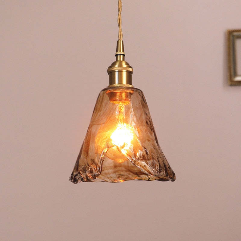 RetroGlow | Elegante LED-Pendelleuchte aus Gold