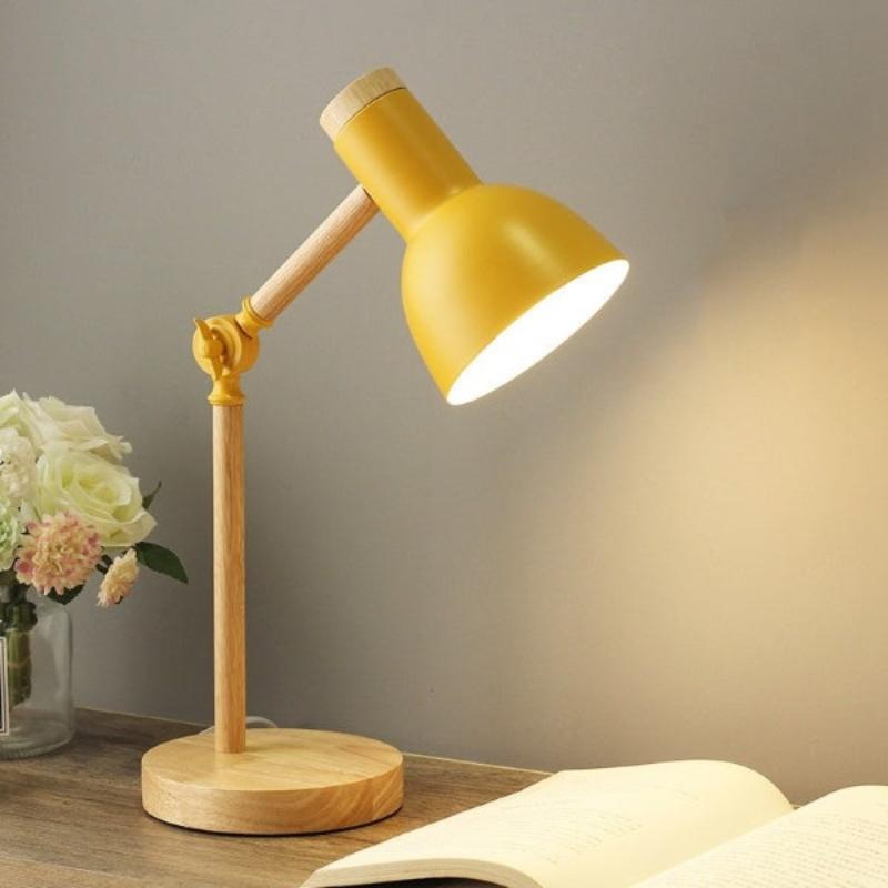 NordicGleam | Elegante Holz LED Schreibtischlampe