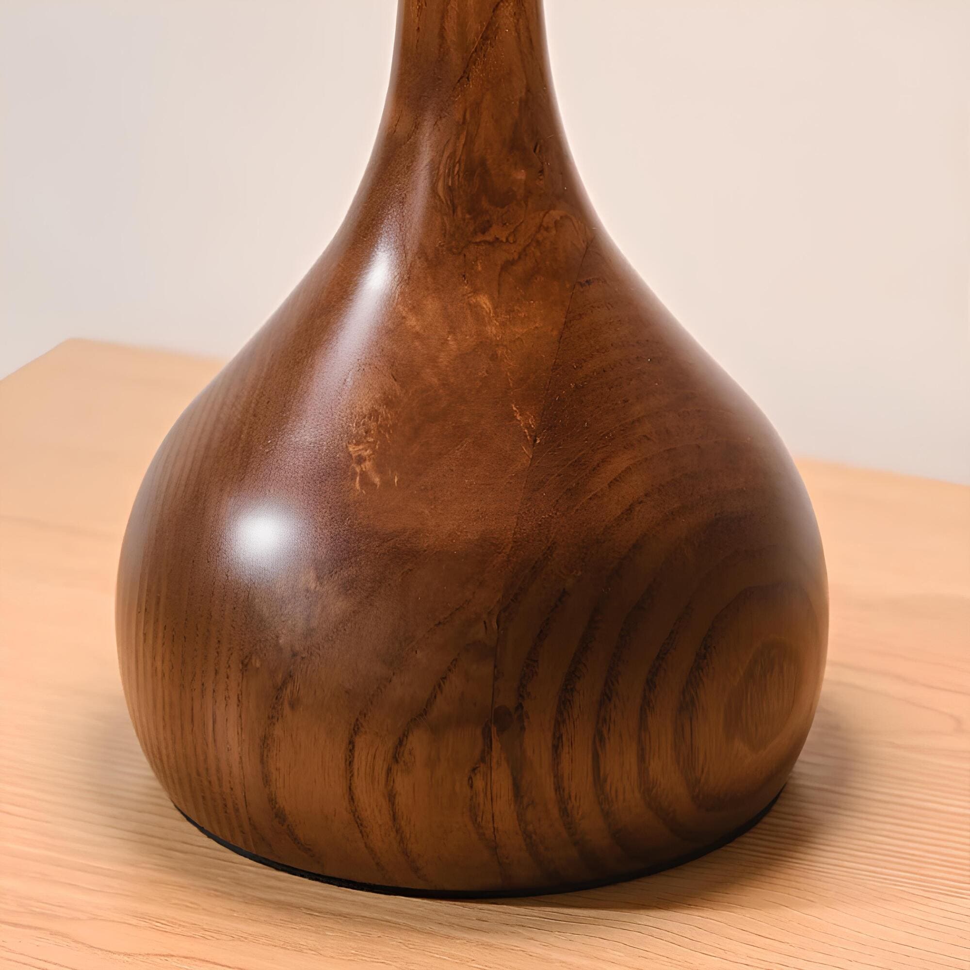 luxekupfer-moderne-tischlampe-kupfer-wohnzimmer-beleuchtung-modern-xlumina