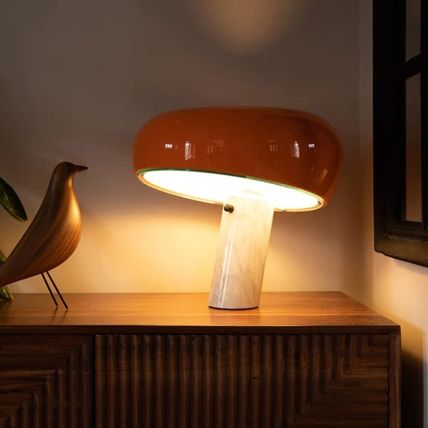 SnoopyLamp | Moderne Tischlampe aus Metall, Glas und Marmor