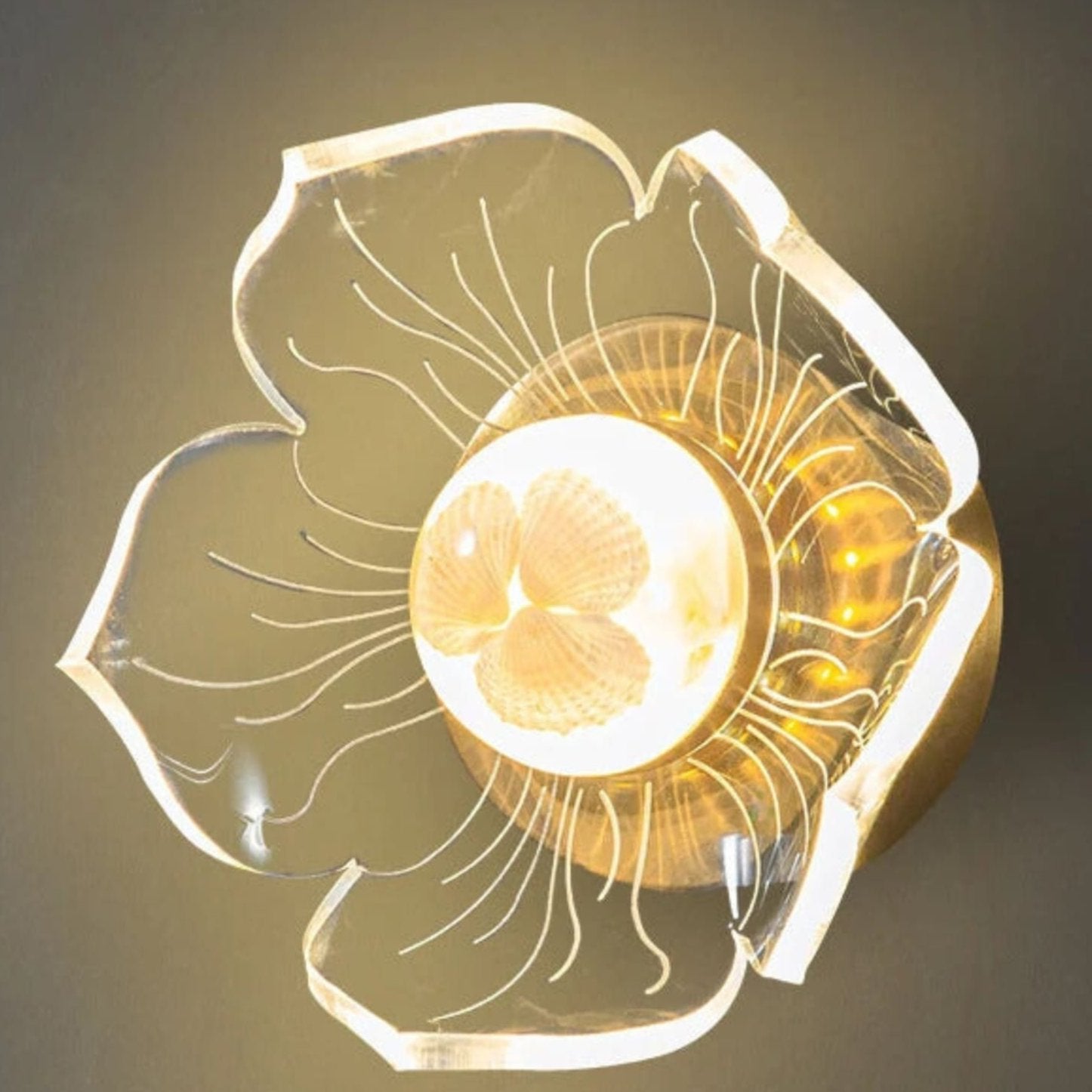 petalshine-led-wandleuchte-modern-bluetenblatt-design-warmweiss-licht-wohnzimmer-xlumina
