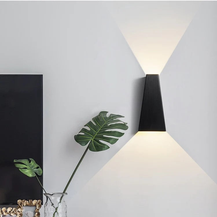 StrahlRefugium | Moderne Wandlampe für stilvolle Innenräume