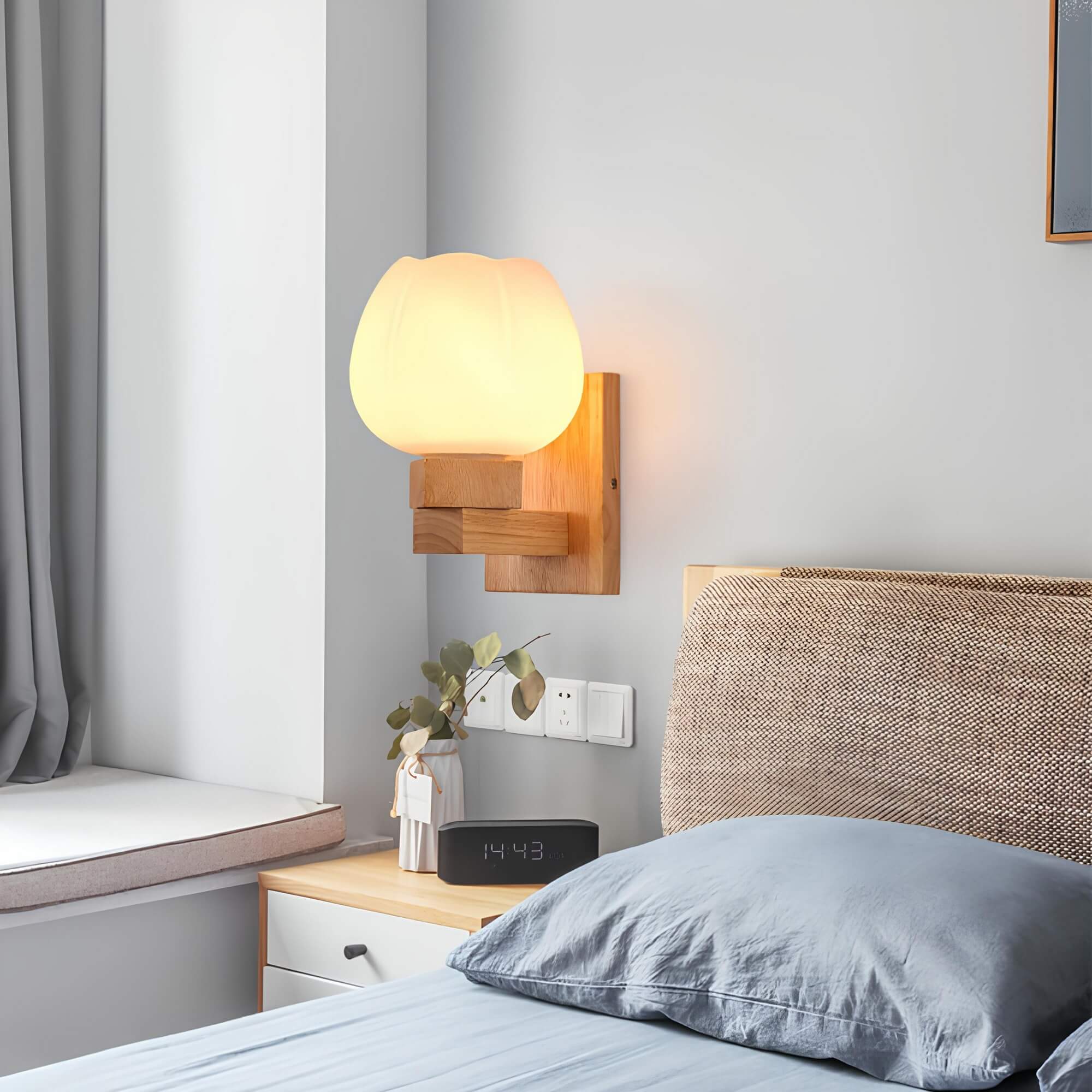 scandilicht-moderne-glas-holz-wandlampe-naturholz-klar-matt-glas-e27-wandleuchte-xlumina2
