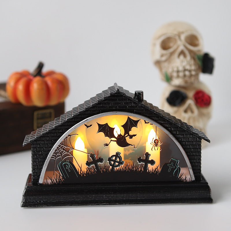 SpookGlow | Halloween-LED-Lichthaus mit drei Kerzenlichtern